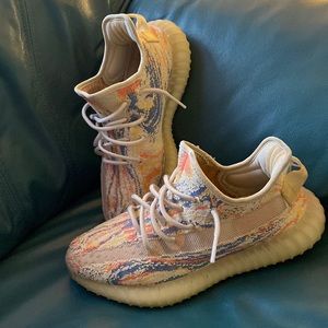 yeezys size 7.5. Worn 2-3 times they just dont fit anymore in perfect condition